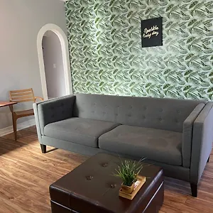 2bed 1bath Close To Downtown Lb, La And Oc. Apartment