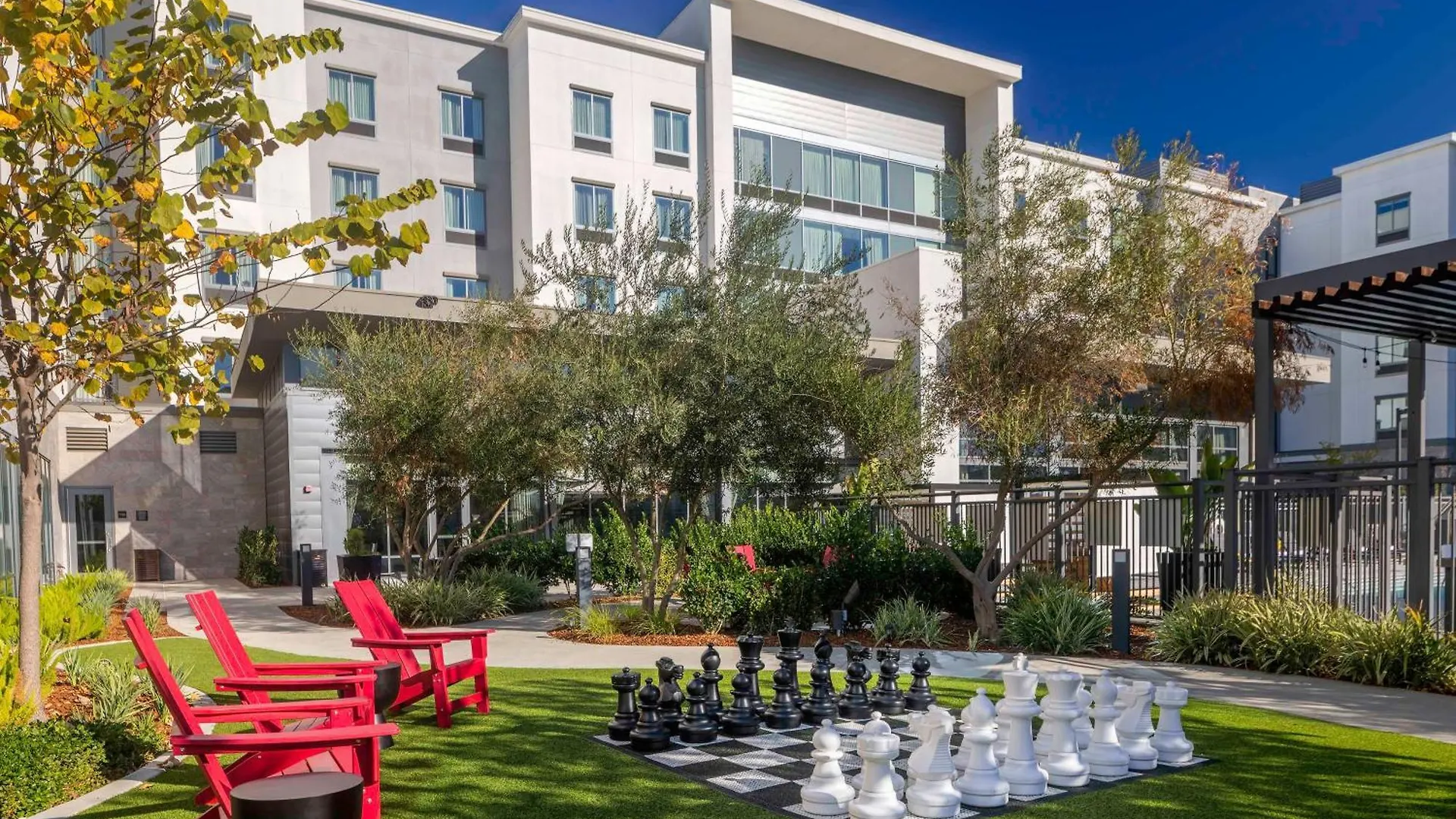 Homewood Suites By Hilton Long Beach Airport 3*,